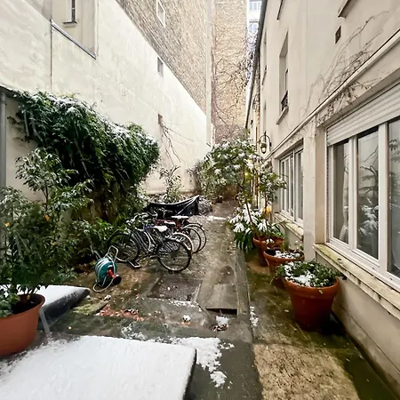 Aparthotel A Deux Pas De Gare Du Nord Parigi
