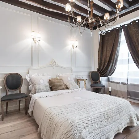 A Deux Pas De Gare Du Nord Aparthotel Parigi