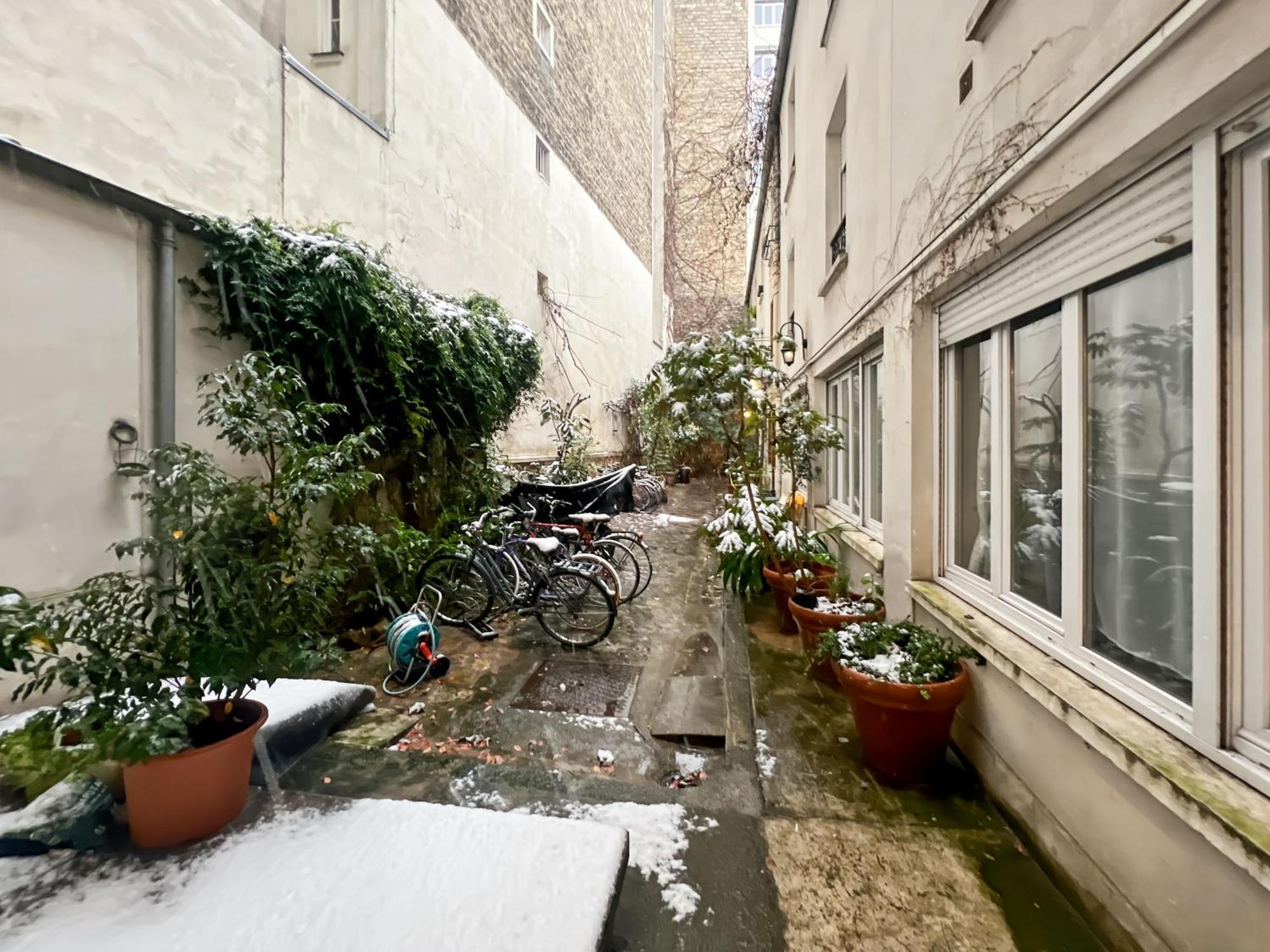 Aparthotel A Deux Pas De Gare Du Nord Parigi